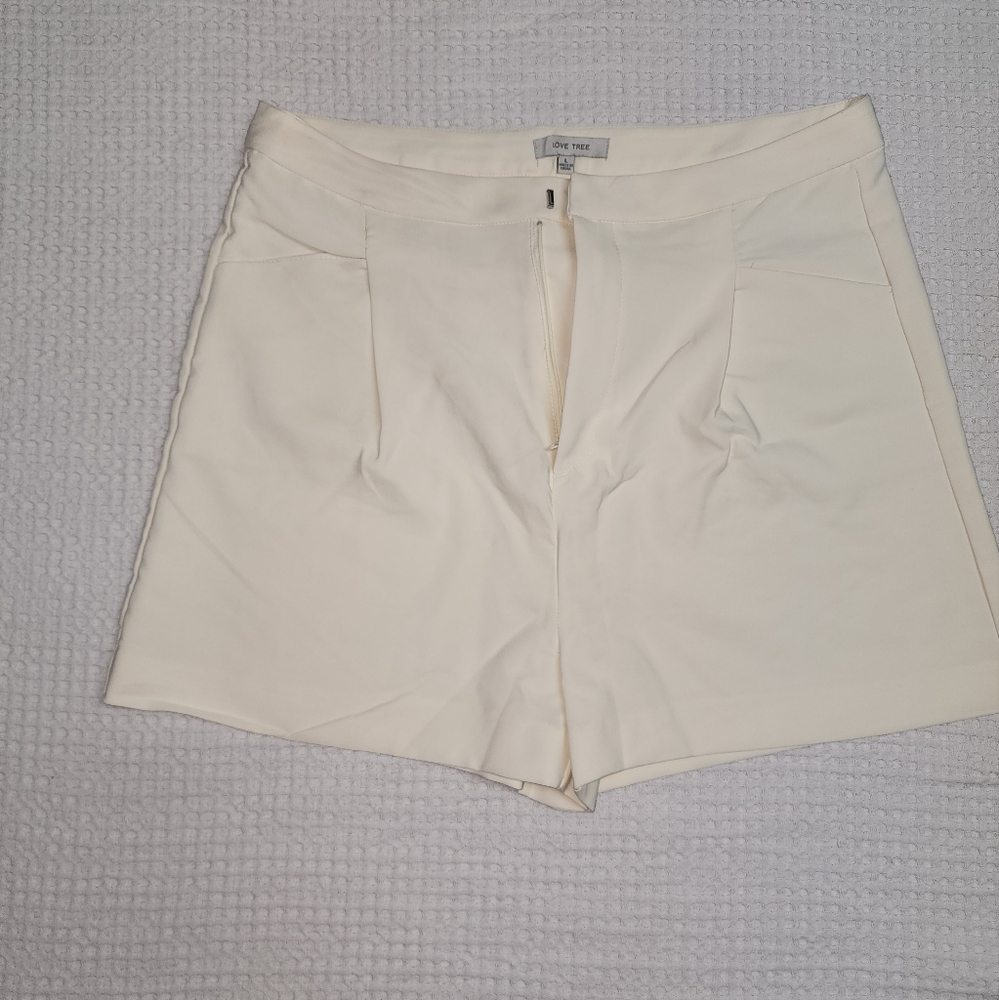 Love tree shorts